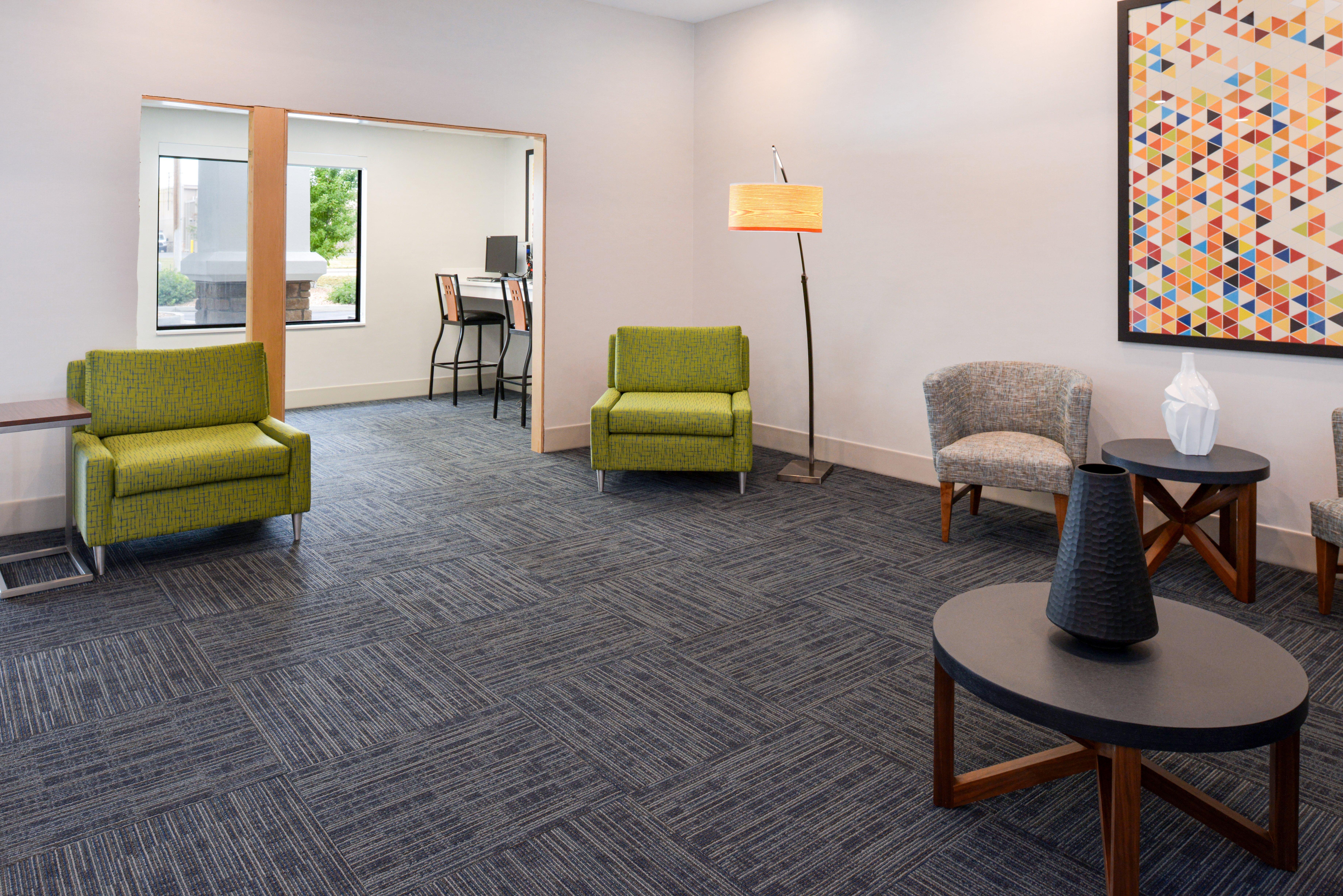 Holiday Inn Express & Suites Pueblo By Ihg Exteriör bild