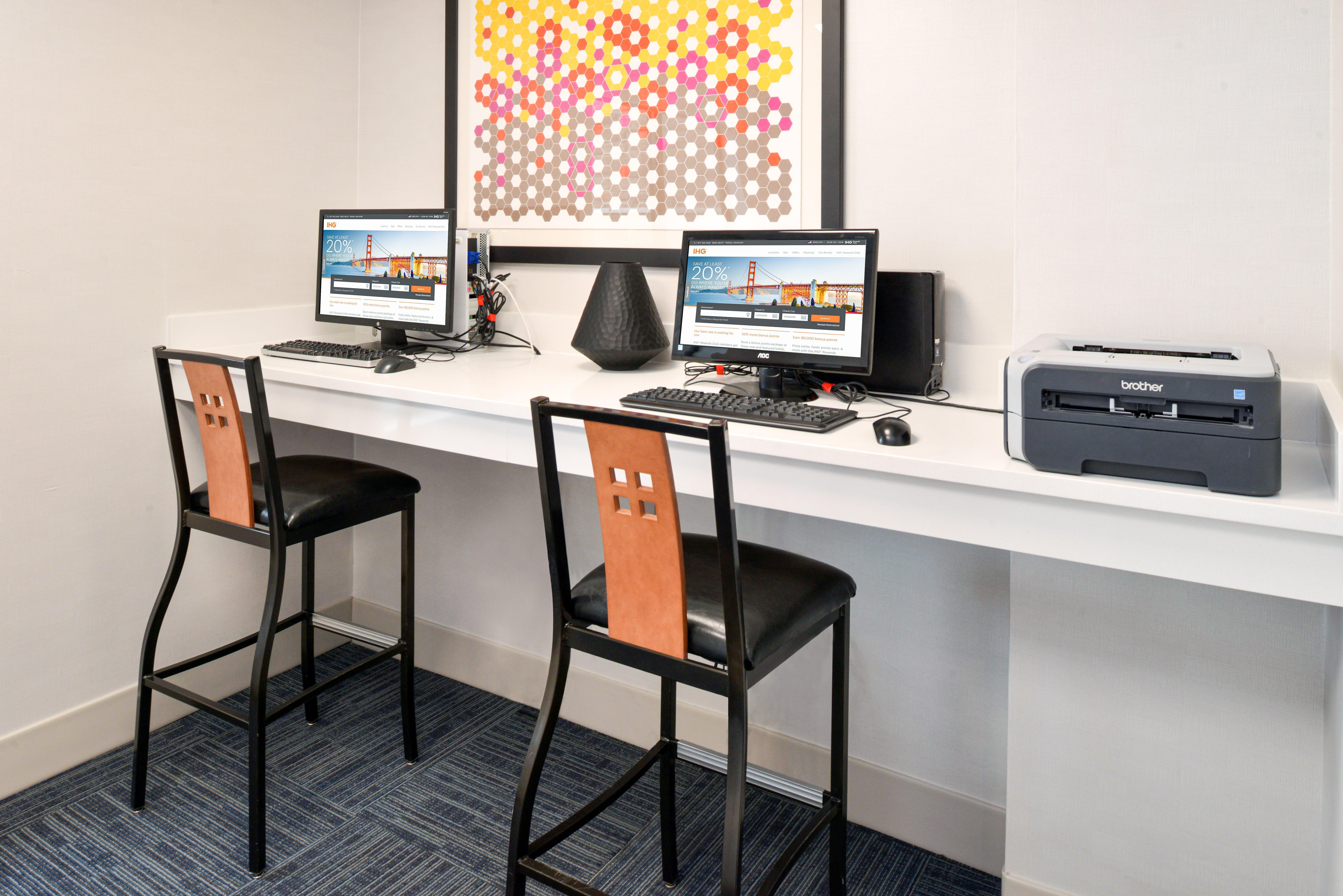 Holiday Inn Express & Suites Pueblo By Ihg Exteriör bild