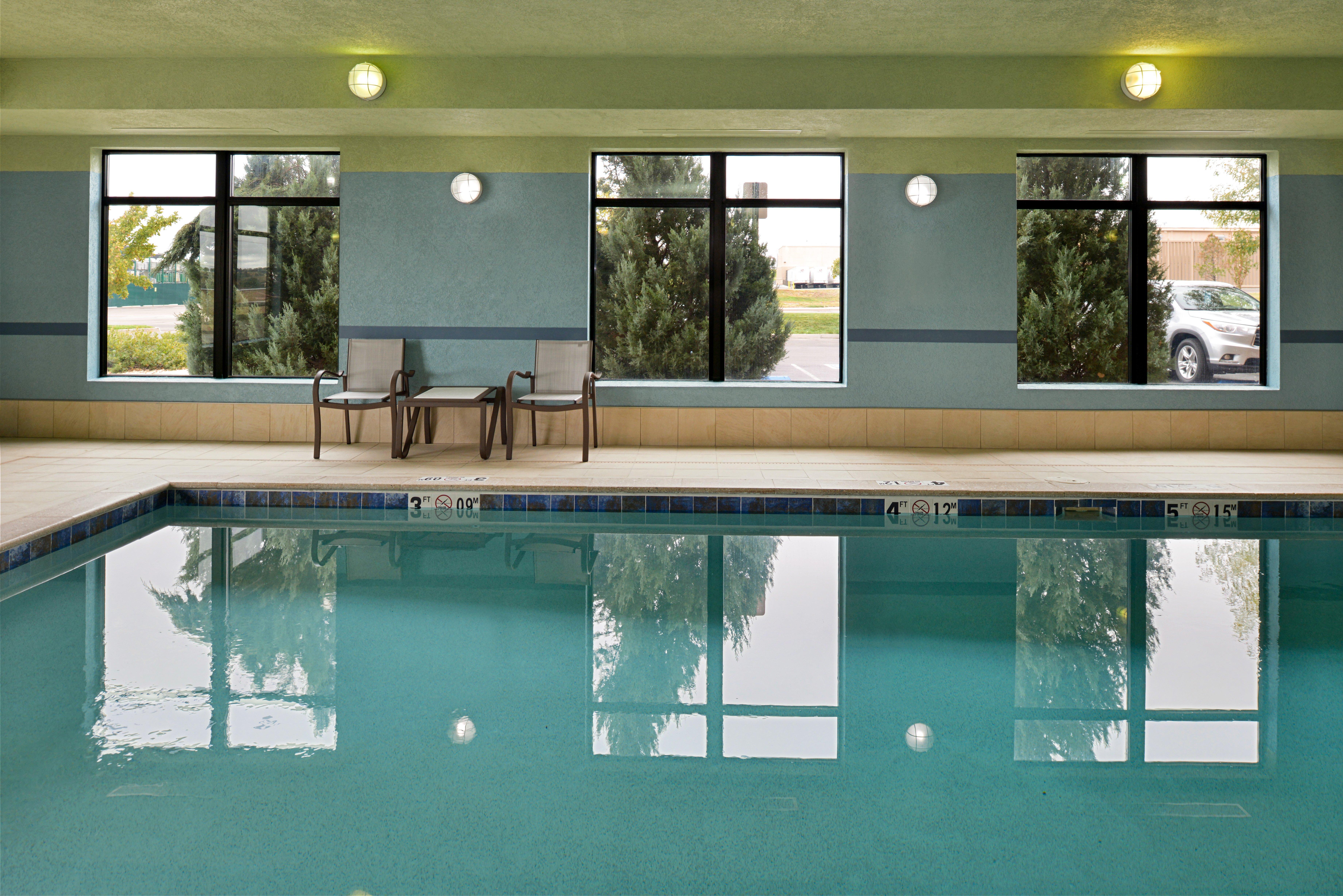 Holiday Inn Express & Suites Pueblo By Ihg Exteriör bild