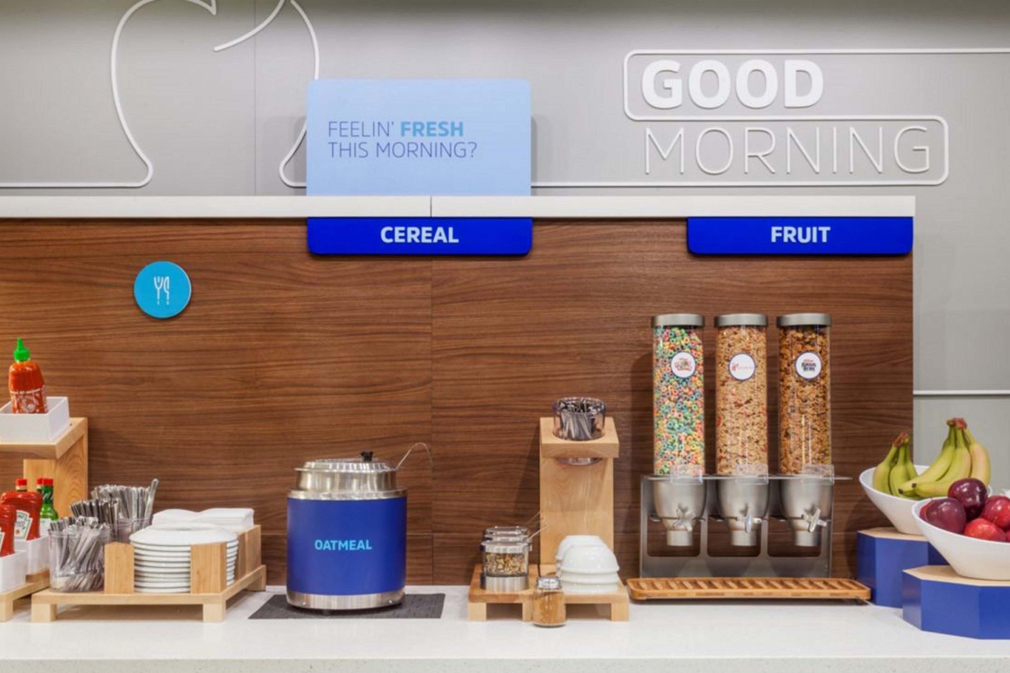 Holiday Inn Express & Suites Pueblo By Ihg Exteriör bild