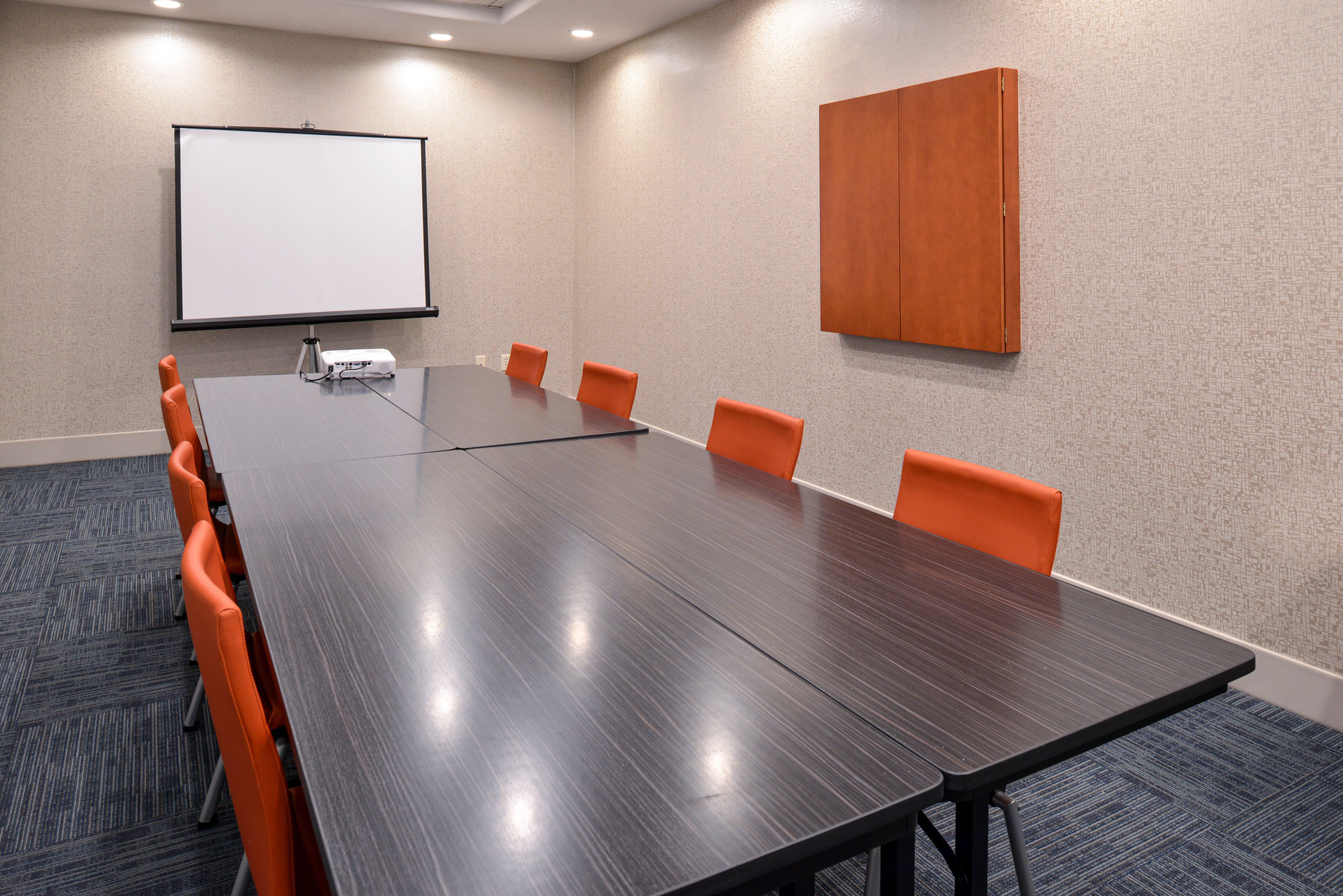 Holiday Inn Express & Suites Pueblo By Ihg Exteriör bild