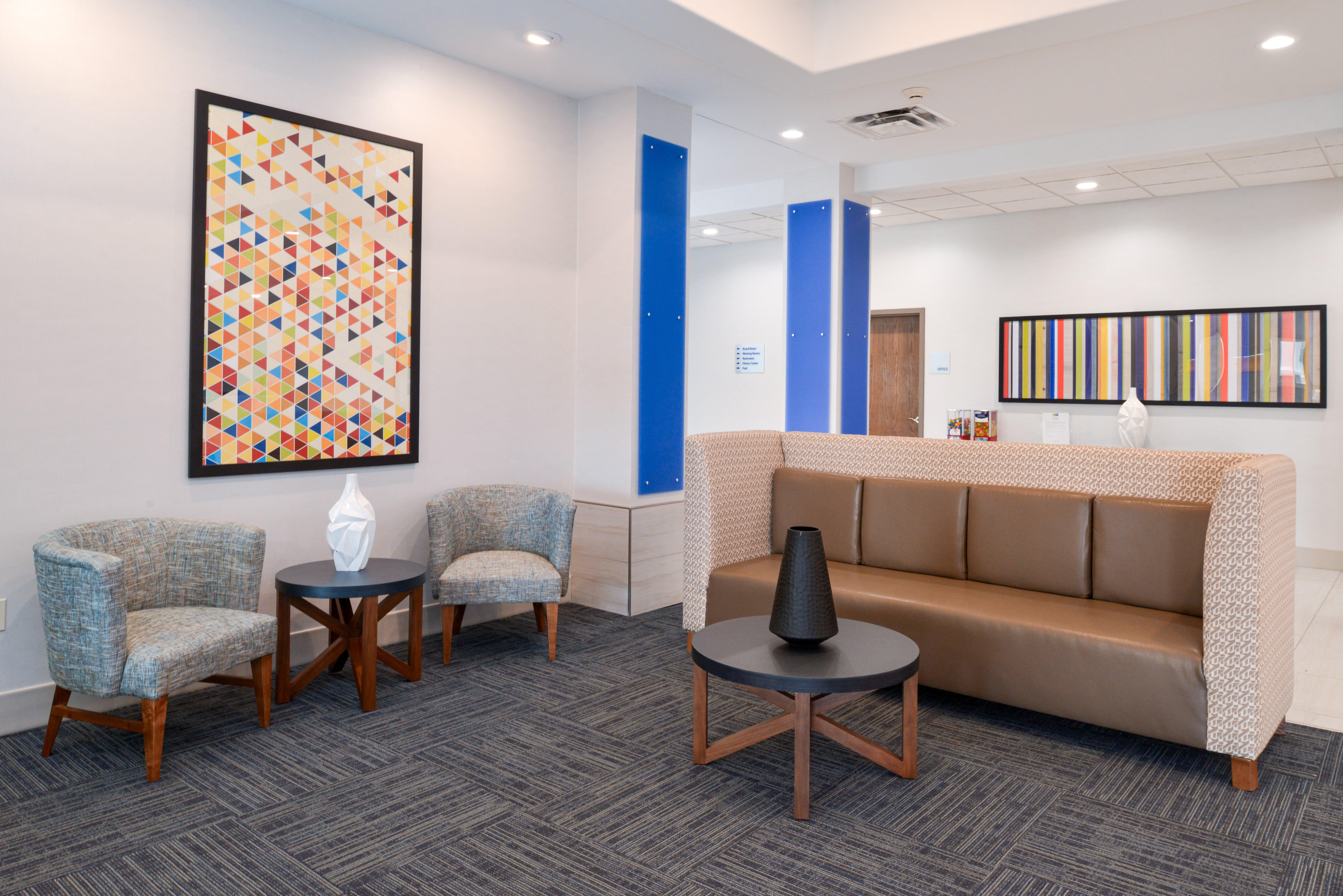 Holiday Inn Express & Suites Pueblo By Ihg Exteriör bild