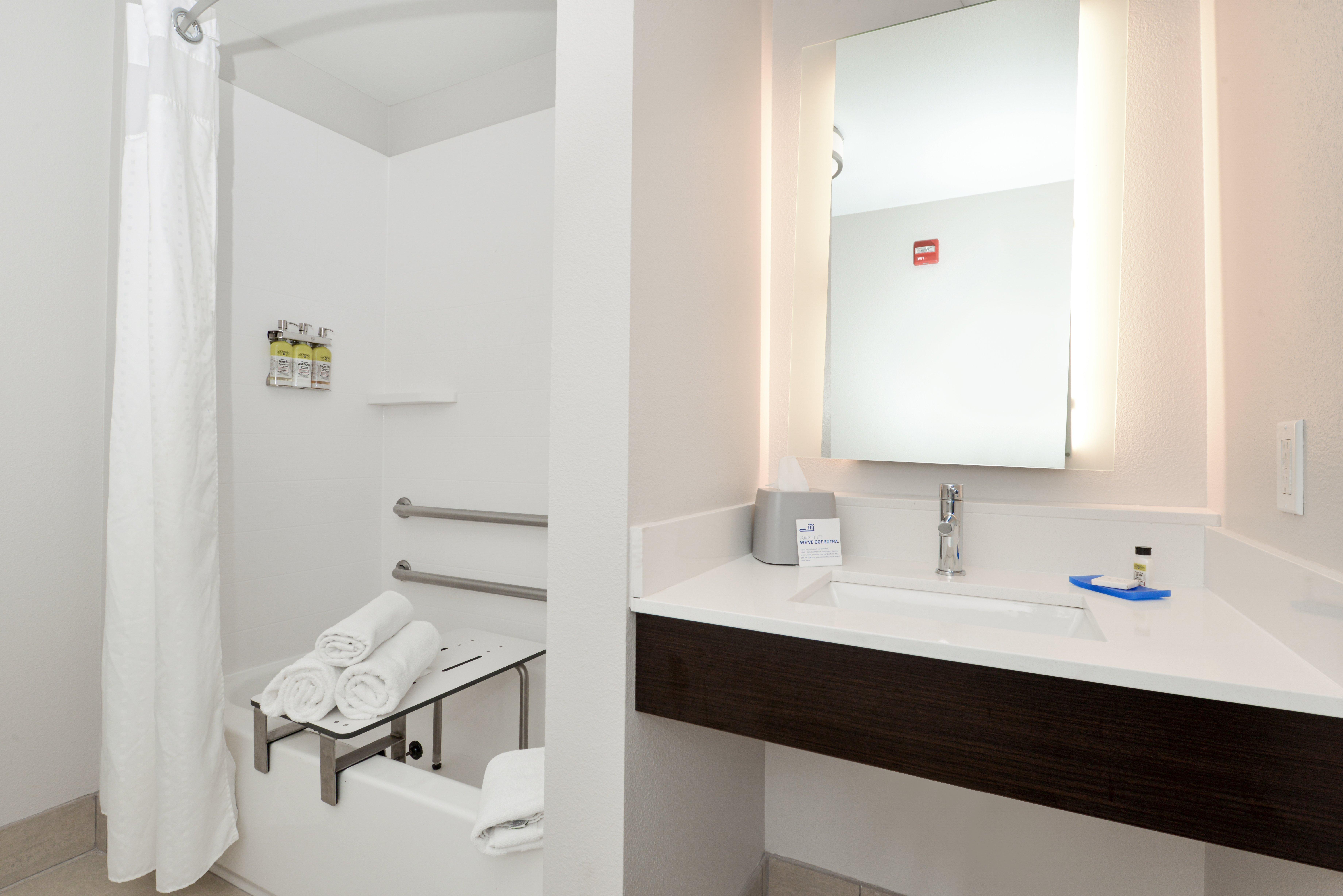 Holiday Inn Express & Suites Pueblo By Ihg Exteriör bild