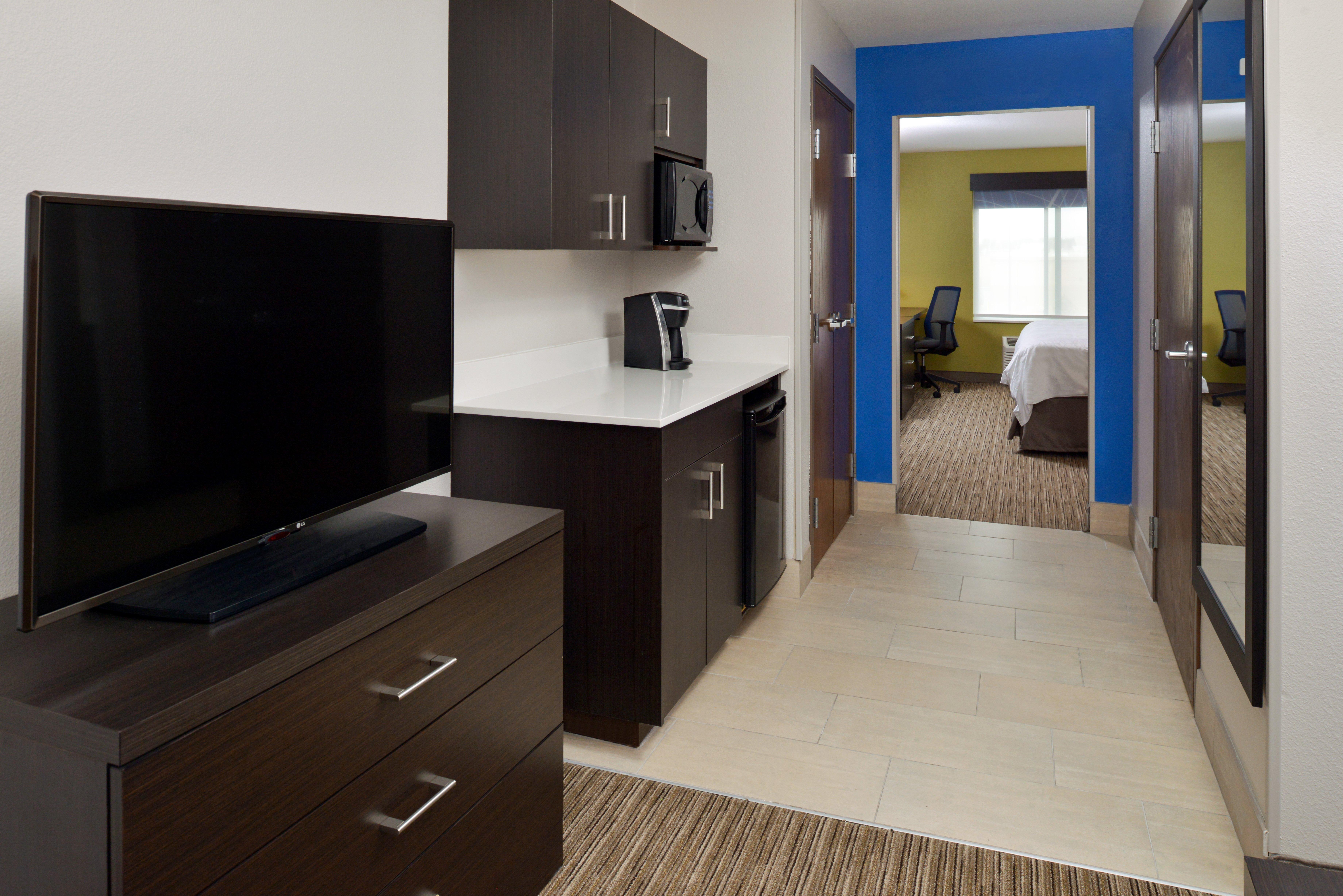 Holiday Inn Express & Suites Pueblo By Ihg Exteriör bild