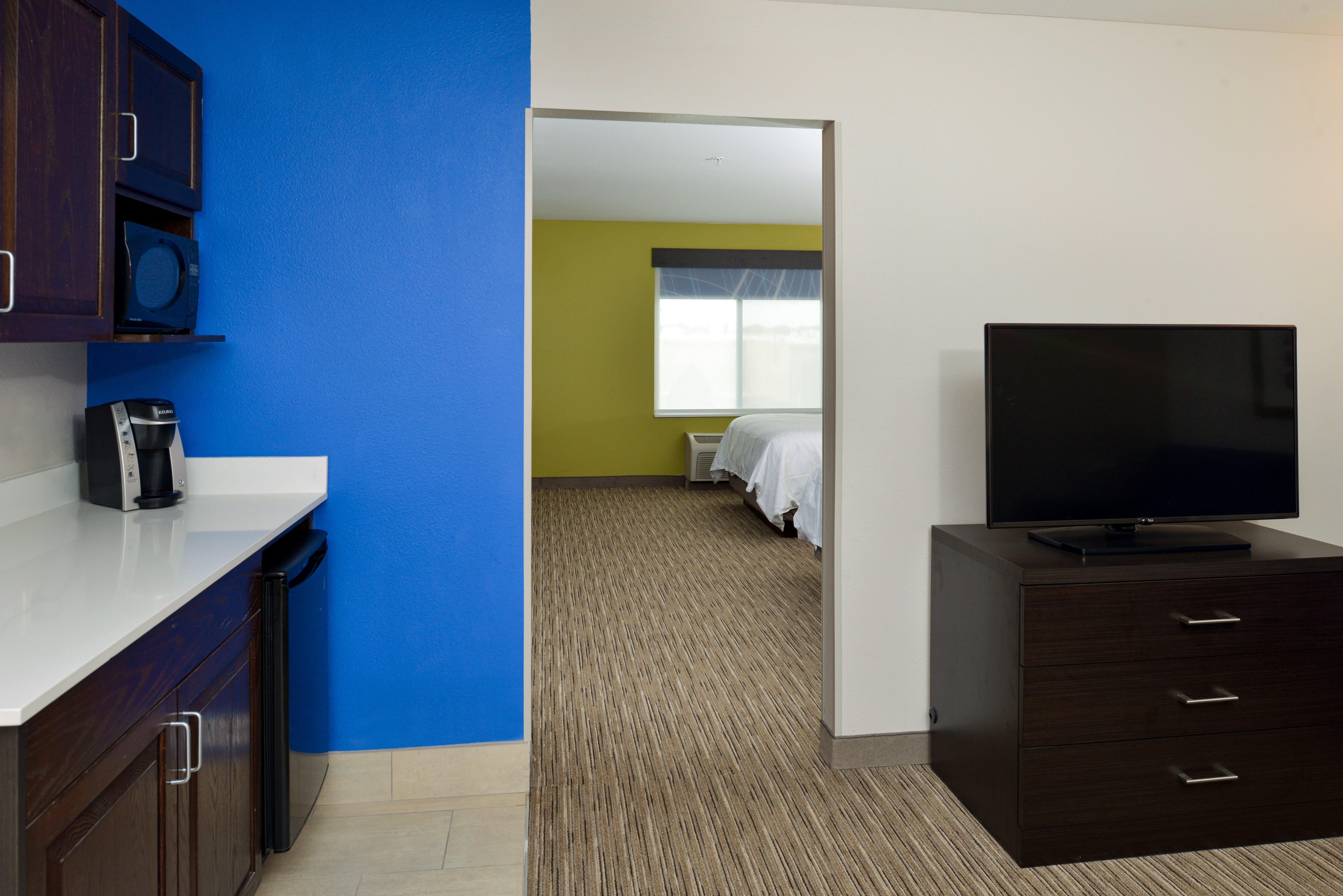 Holiday Inn Express & Suites Pueblo By Ihg Exteriör bild