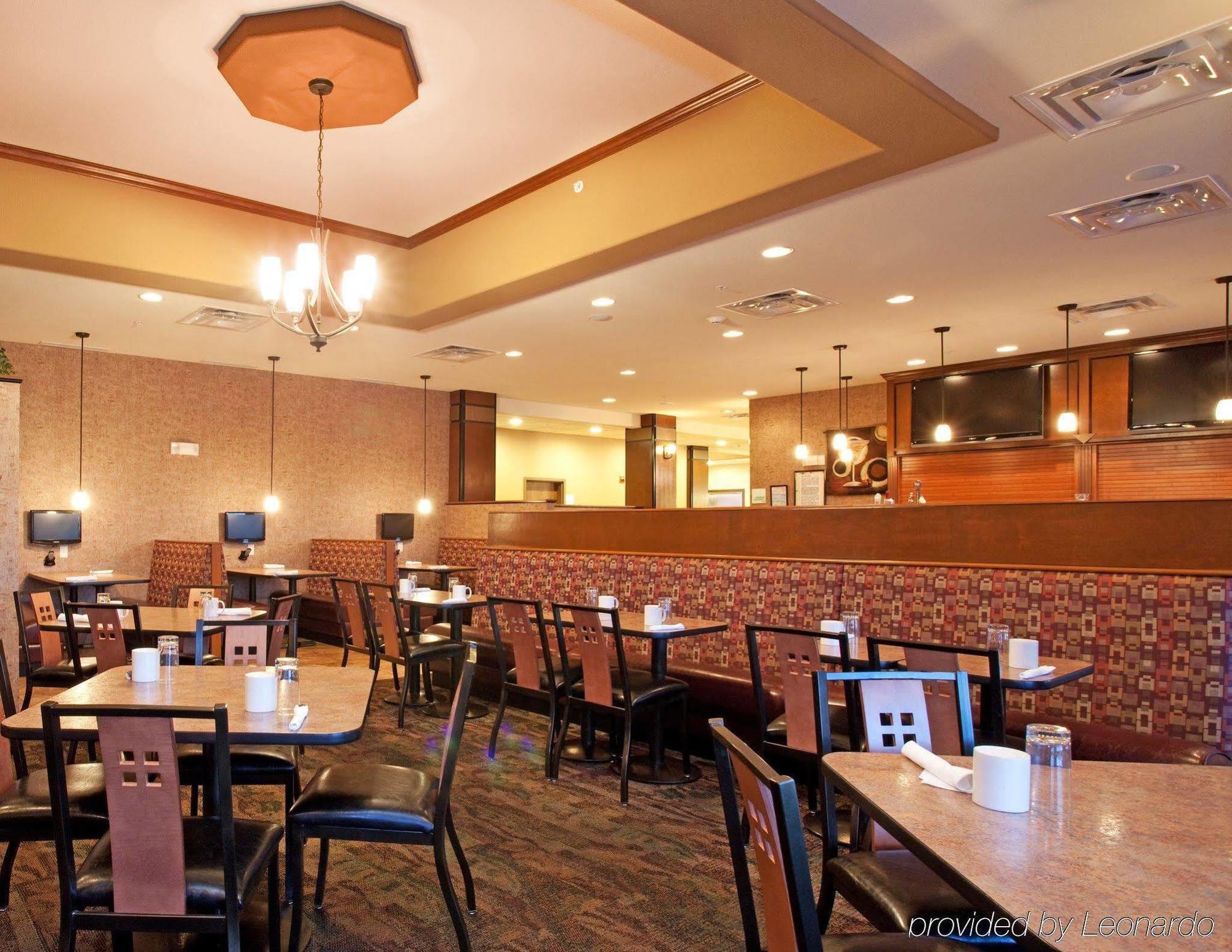 Holiday Inn Express & Suites Pueblo By Ihg Restaurang bild