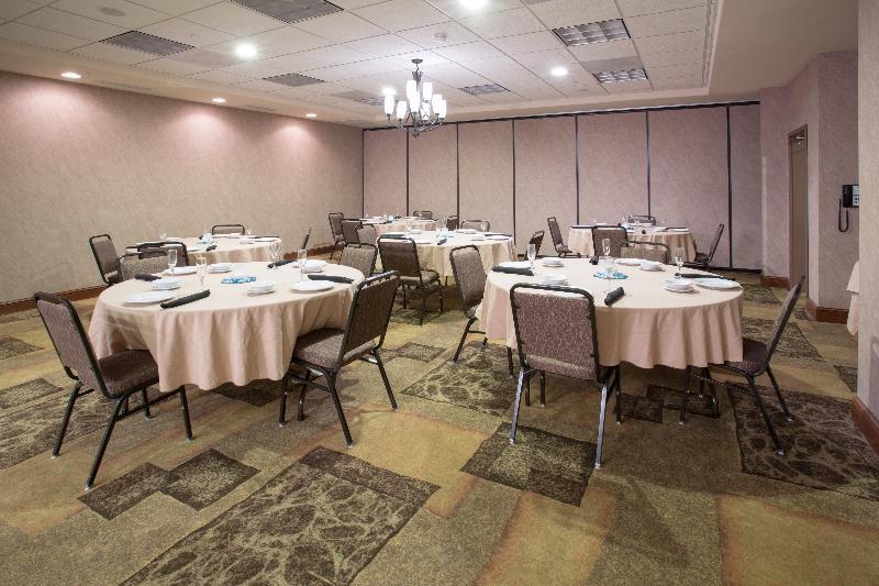 Holiday Inn Express & Suites Pueblo By Ihg Exteriör bild