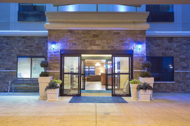 Holiday Inn Express & Suites Pueblo By Ihg Exteriör bild