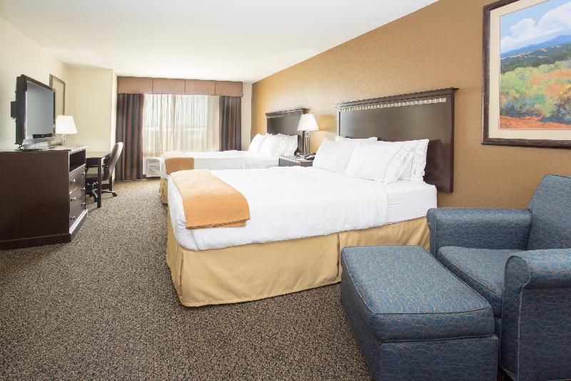 Holiday Inn Express & Suites Pueblo By Ihg Exteriör bild